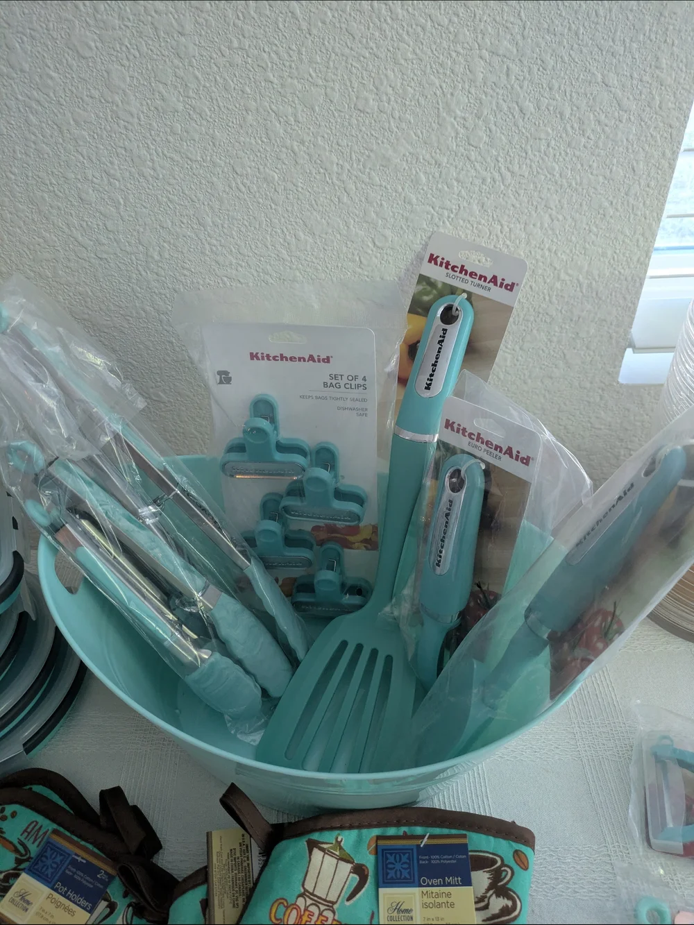 FINAL DEAL! KitchenAid Turquoise Kitchen Tool Set with Coffee-Themed Oven Mitts